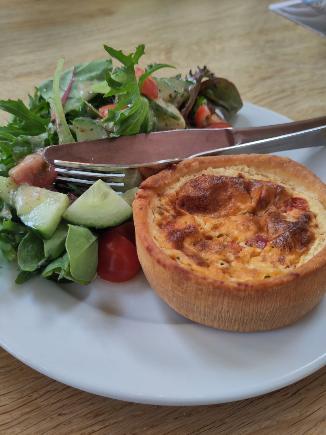 Red Pepper And Pesto Quiche