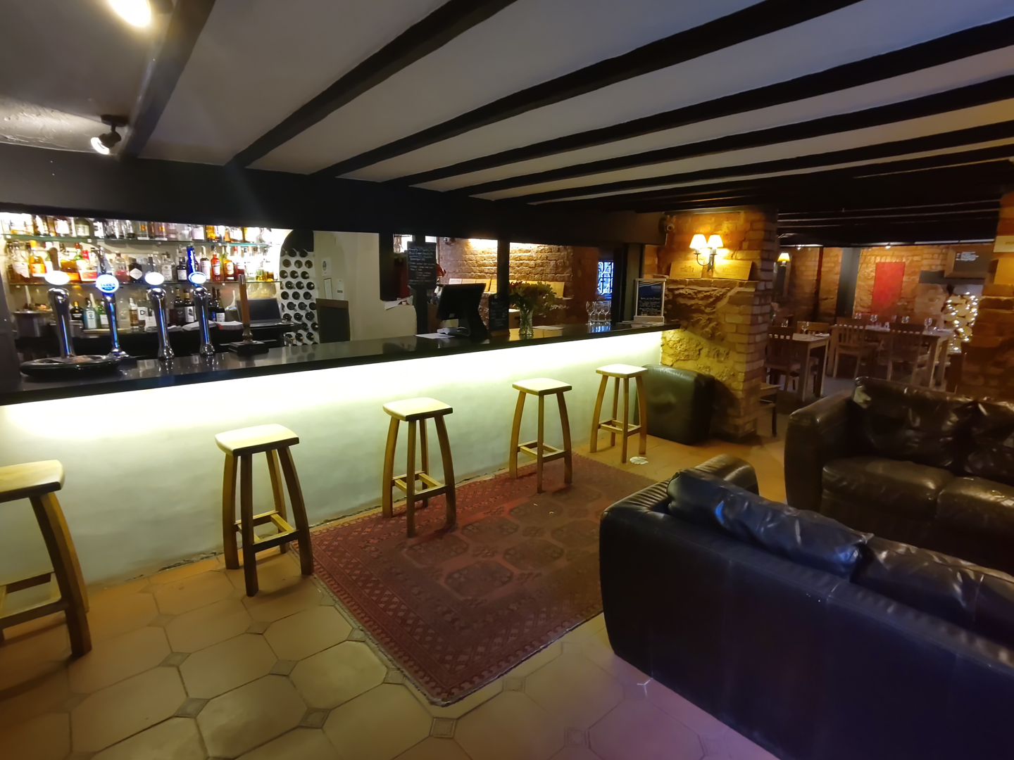 Rendezvous Wine Bar & Restaurant