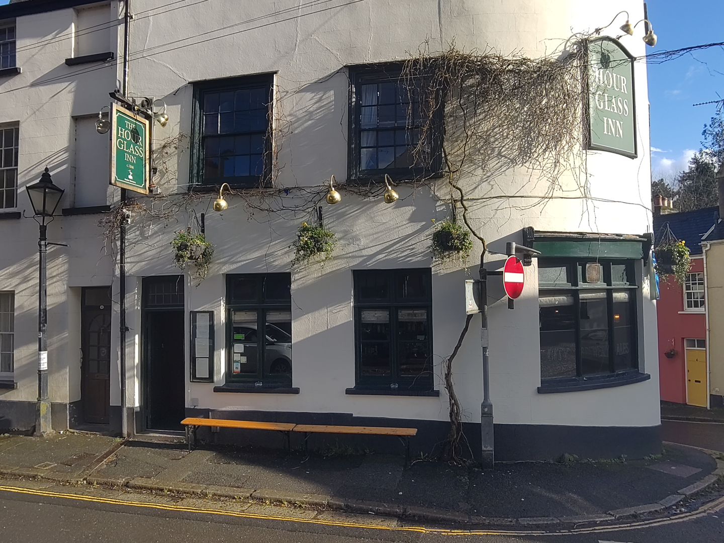 The Hour Glass Inn exterior
